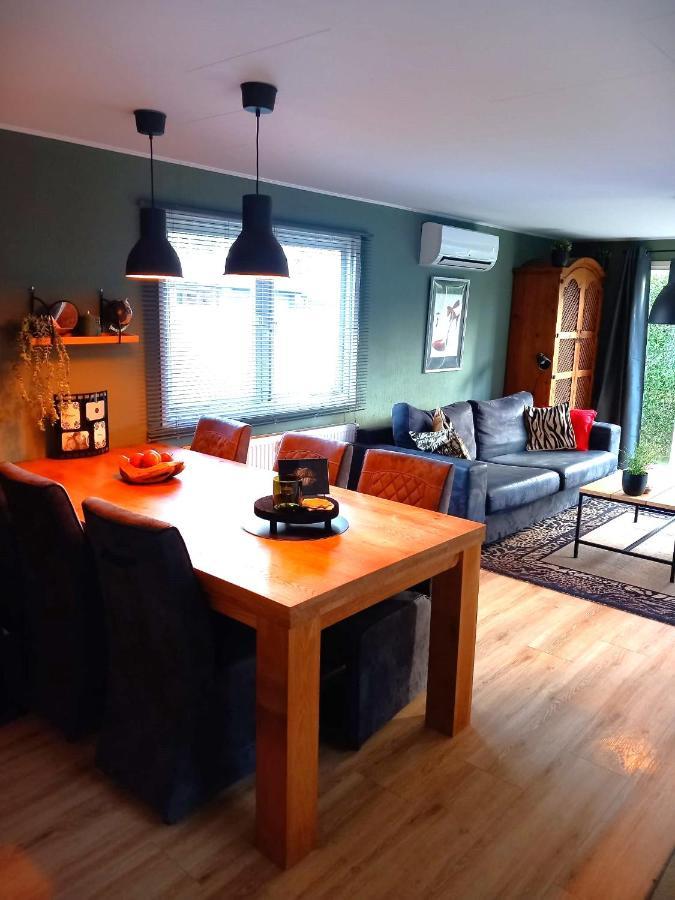 Veluwepark Reewold #Chalet Buizerd# Tussen Het Bosrijke Putten En Garderen Экстерьер фото